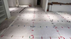 homeowner-consulting-with-tiler-sample-tiles-melbourne-service