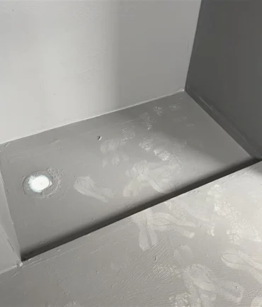 shower-base screed